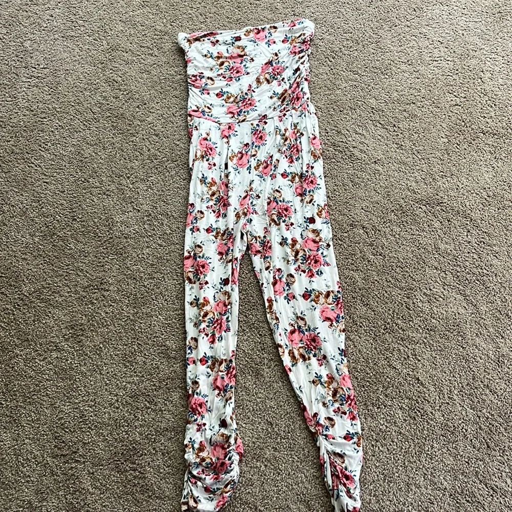 2/$25 bundle - Women's strapless floral jumpsuit - Picture 2 of 5